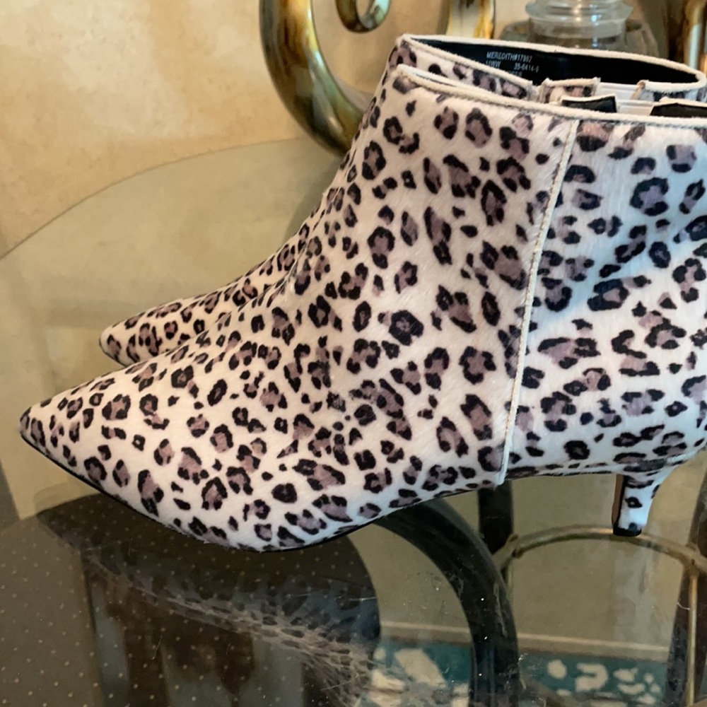 Snow leopard ankle boots - Picture 2 of 6
